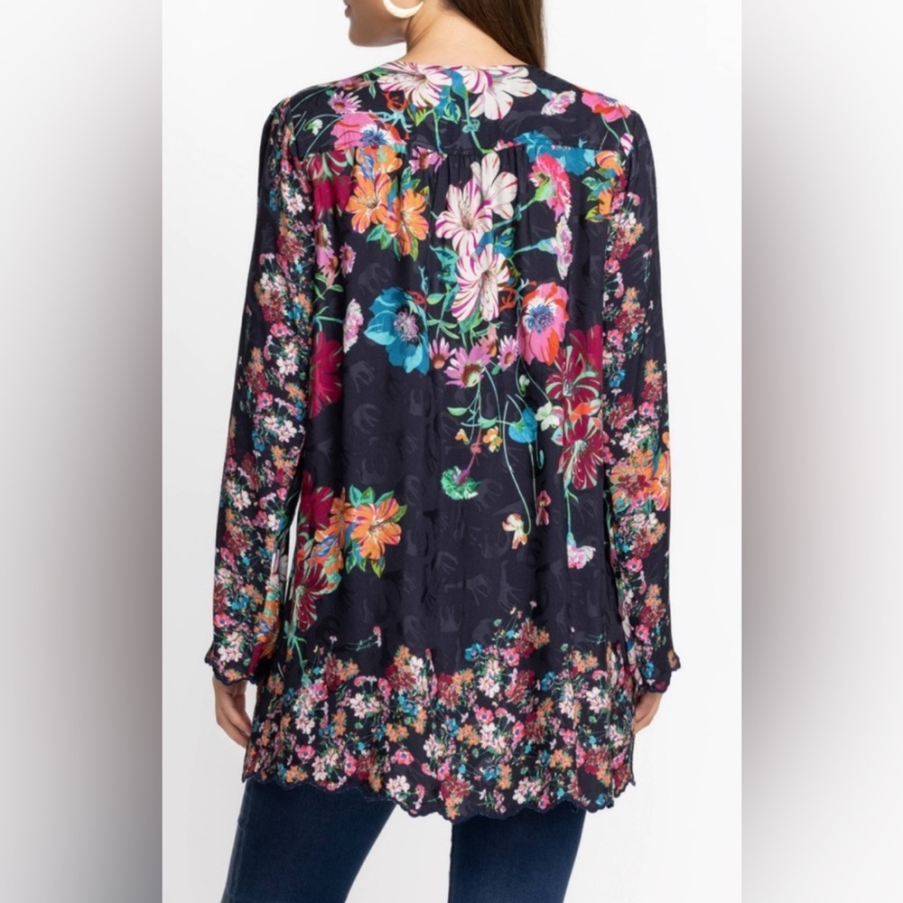 JOHNNY WAS XS Oasis Tandis Black Floral Giraffe Tunic Blouse Scalloped Hem Cuff - Picture 3 of 14